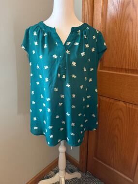 41 Hawthorne Green Floral Top Size Large